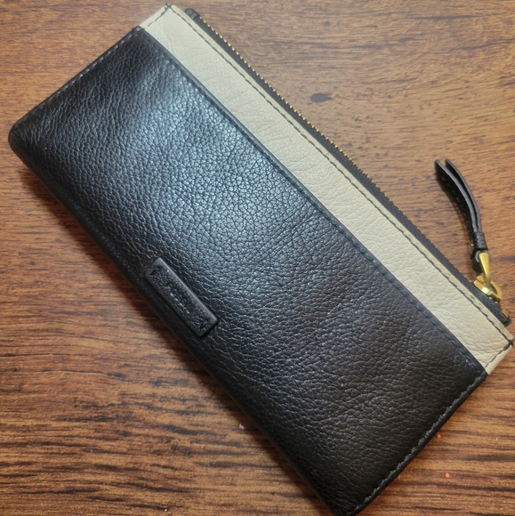 Fossil Wallet Black & White Leaher - 16 card slots, zip pocket, 2 side pockets - Picture 8 of 8